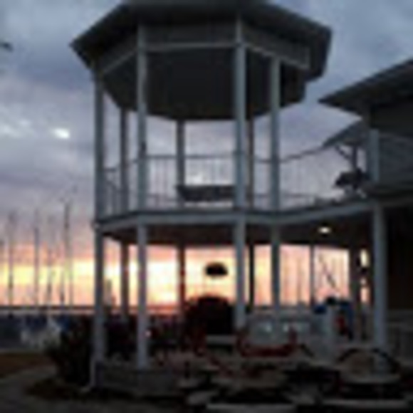 Meet your Posher, Louise - Picture 1 of 1